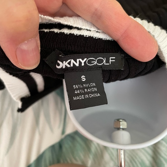 DKNY Golf zipped up top - Picture 4 of 6